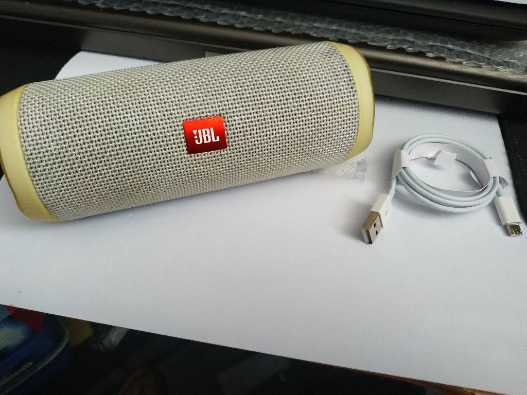 JBL Flip Waterproof Bluetooth Portable Wireless Speaker, Gebruikt, JBL, Overige typen, Ophalen of Verzenden