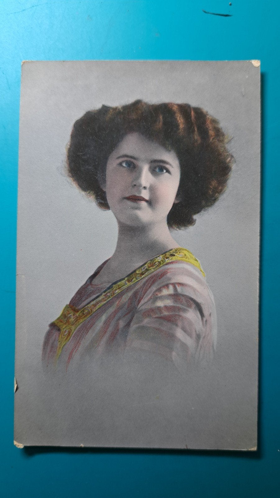 jonge vrouw,  model, belle epoque,  flinke haardos, Verzenden, Voor 1920, Gelopen