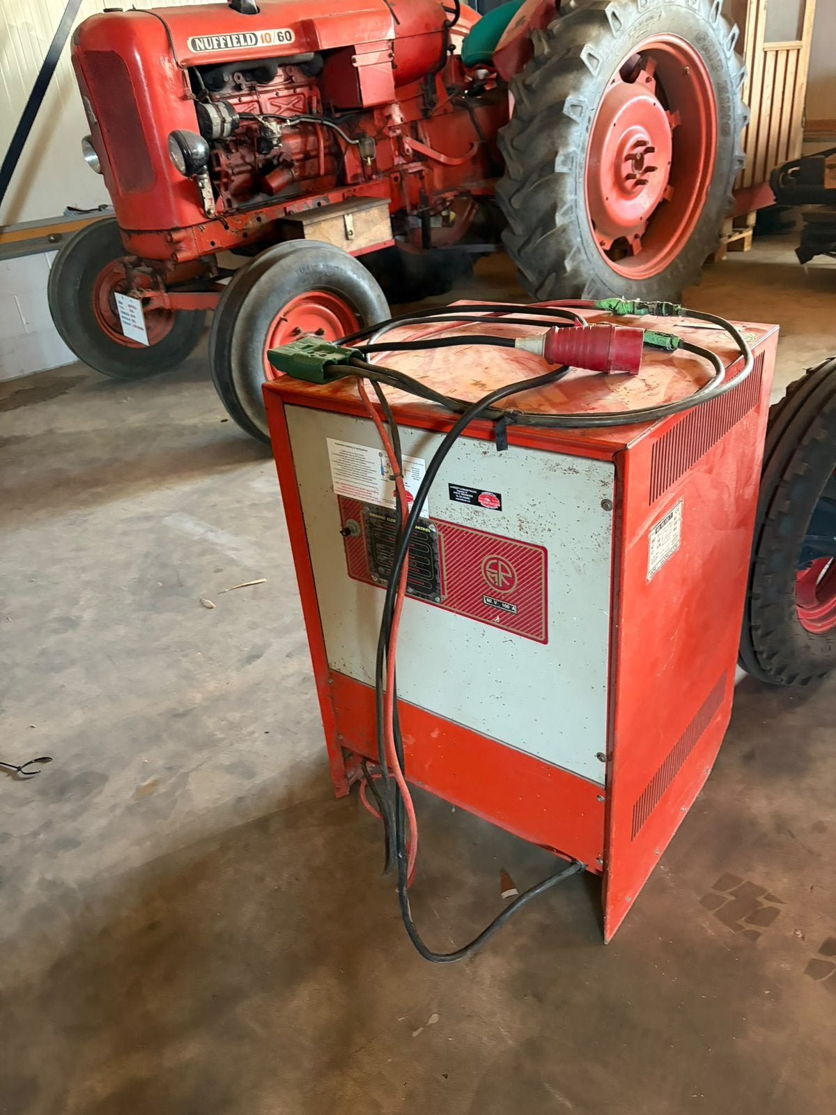 Acculader ( voor heftruck), Ophalen