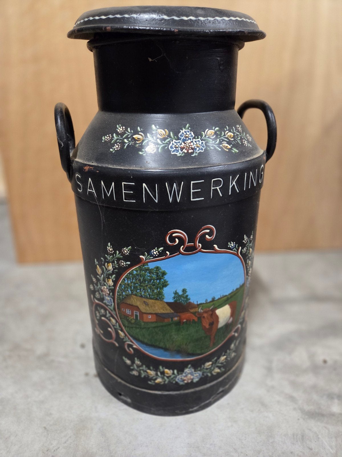 Antieke melkbus met handgeschilderde decoratie, Ophalen