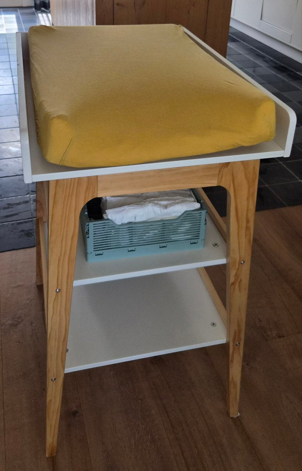 Commode/ luiertafel, wit & hout van petite amelie, Ophalen, Hout, 60 tot 90 cm