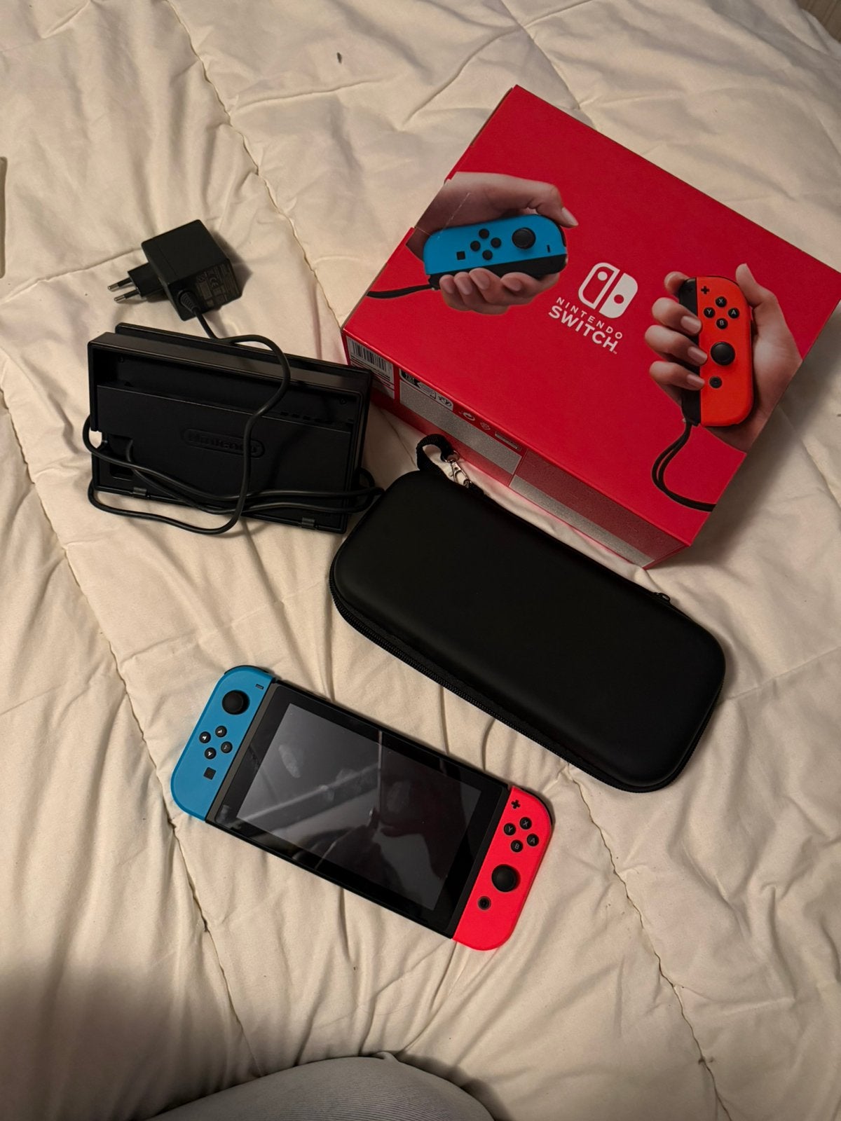 Nintendo swith (bijna nooit gebruikt), Ophalen, Zo goed als nieuw, Met 2 controllers, Switch Original