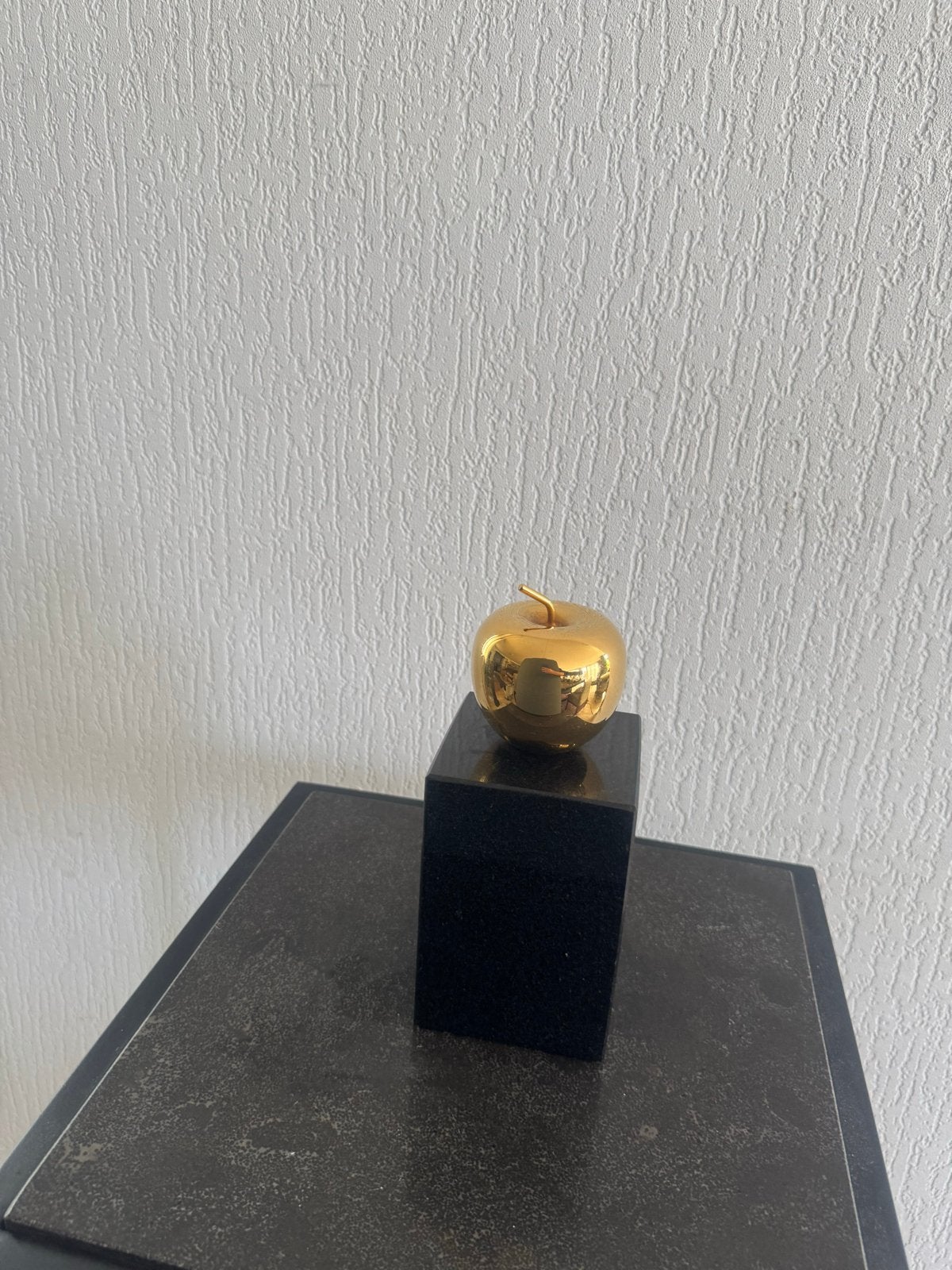 Goudkleurige Apple award op zwaar, zwart marmeren sokkel, Ophalen, Zo goed als nieuw, Goud, Metaal