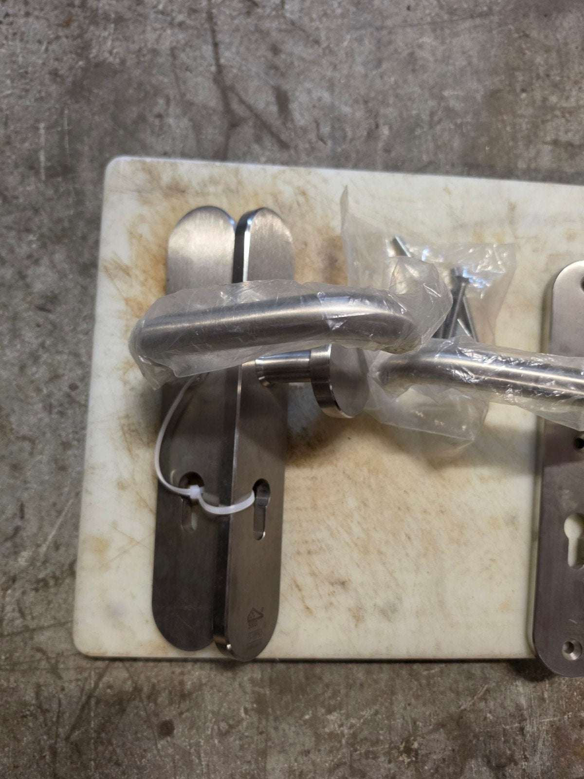 Lips Assa abloy RVS voordeur beslag skg ***, Doe-het-zelf en Verbouw, Ophalen of Verzenden, Zo goed als nieuw, Rvs