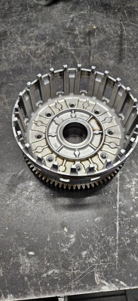 Yamaha mt 09 tracer 900 koppeling huis / clutch basket, Motoren, Onderdelen | Yamaha, Ophalen