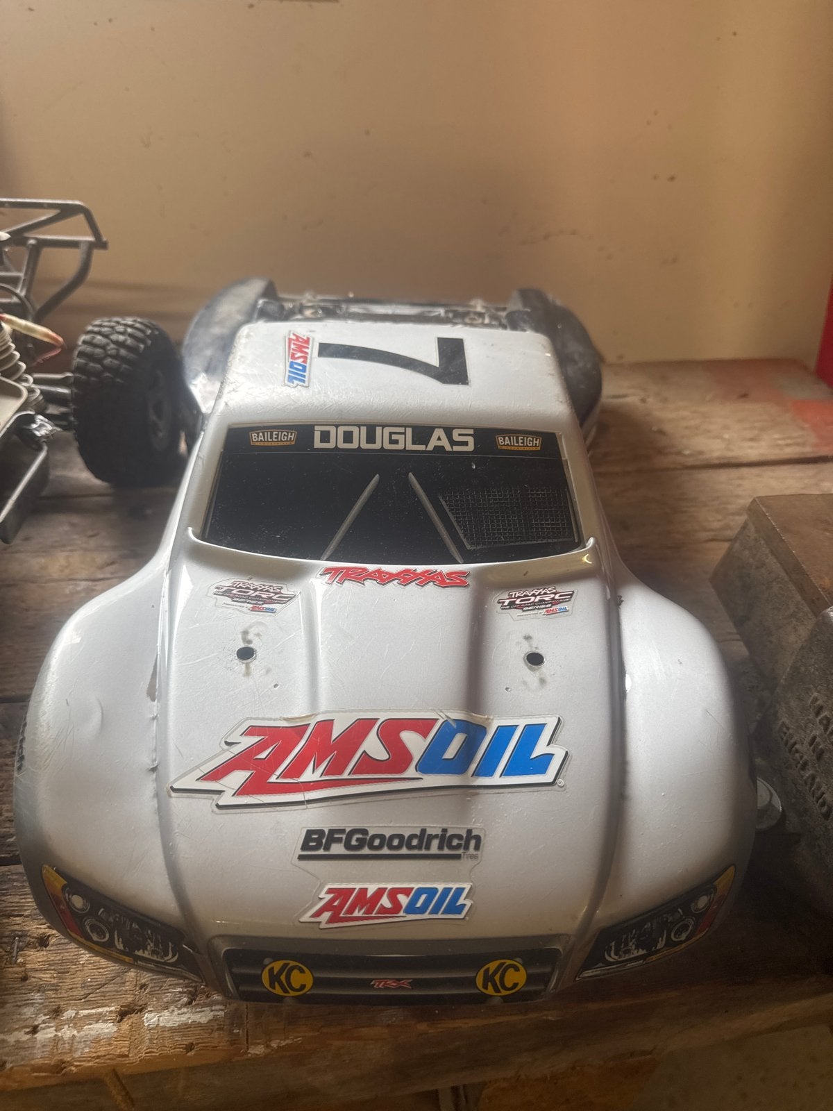 Traxxas RC Auto Offroad met Afstandsbediening en Lader, Hobby en Vrije tijd, Modelbouw | Radiografisch | Auto's, Elektro, Gebruikt