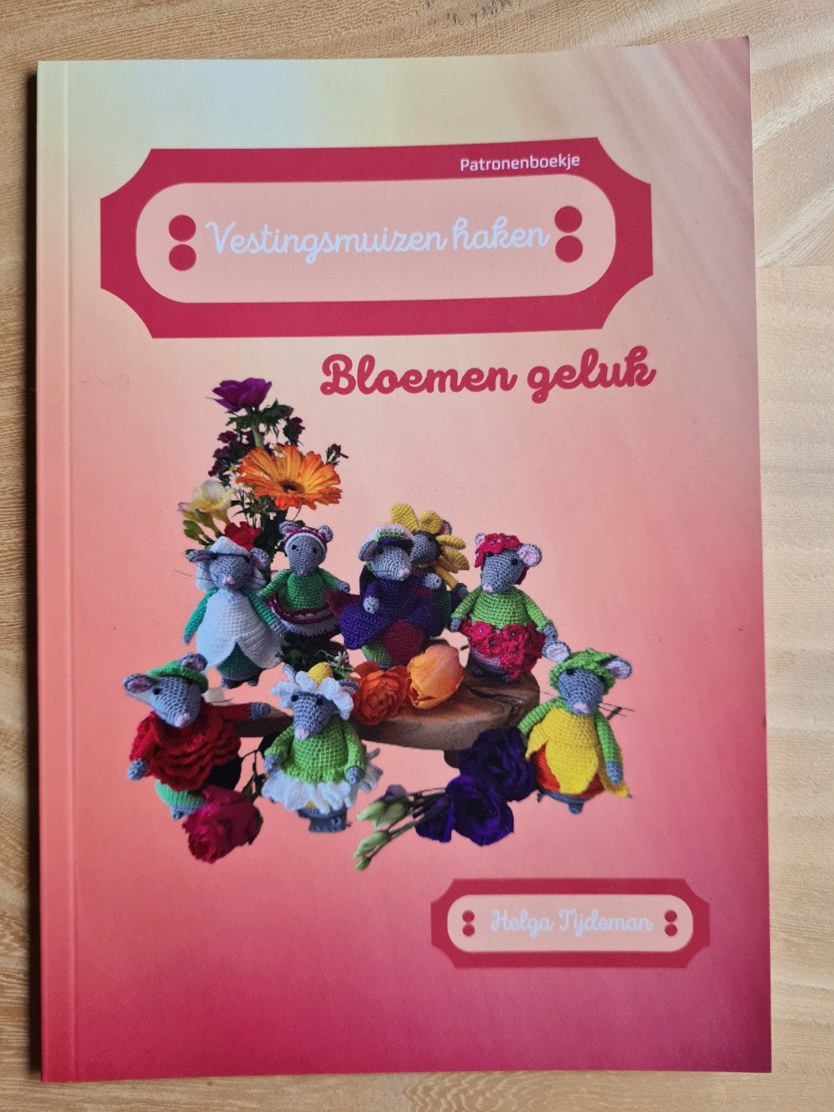 Vestingmuizen haken: Bloemen geluk - Patronenboekje, Ophalen of Verzenden, Zo goed als nieuw, Breien en Haken, Helga Tijdeman