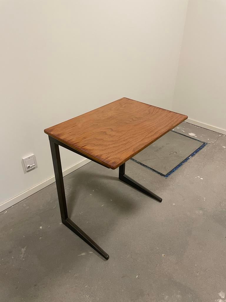 Oud schooltafeltje / klein bureau, Ophalen