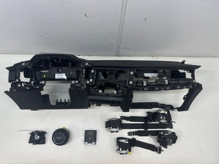 Airbag set + dashboard van een Audi A1, Gebruikt, -, -, -