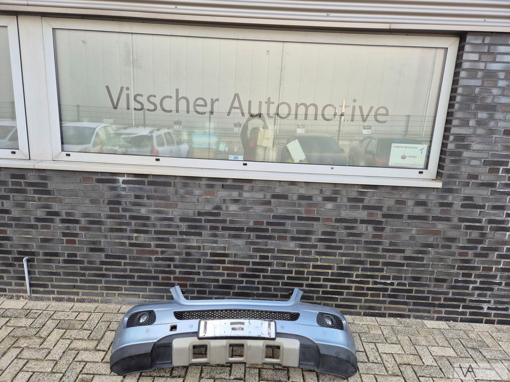 Mercedes ML W164 2005 - 2009 voorbumper met pdc blauw €350, Gebruikt, -, Voor, Ophalen of Verzenden