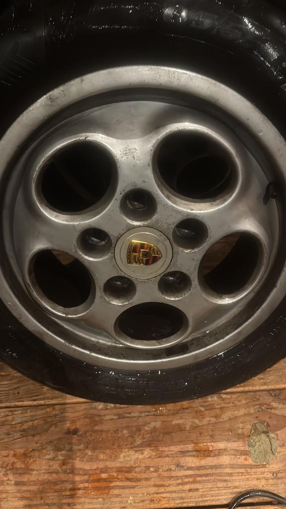 Porsche wielen.. 924 944 928, Ophalen, 16 inch, Zomerbanden, Band(en)