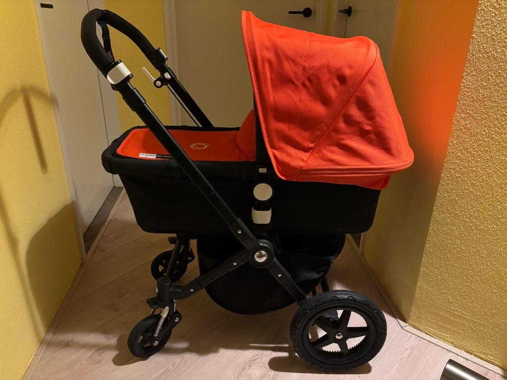 Bugaboo Cameleon met rode kap, 3 plus, Bugaboo, Ophalen of Verzenden, Zo goed als nieuw, Combiwagen