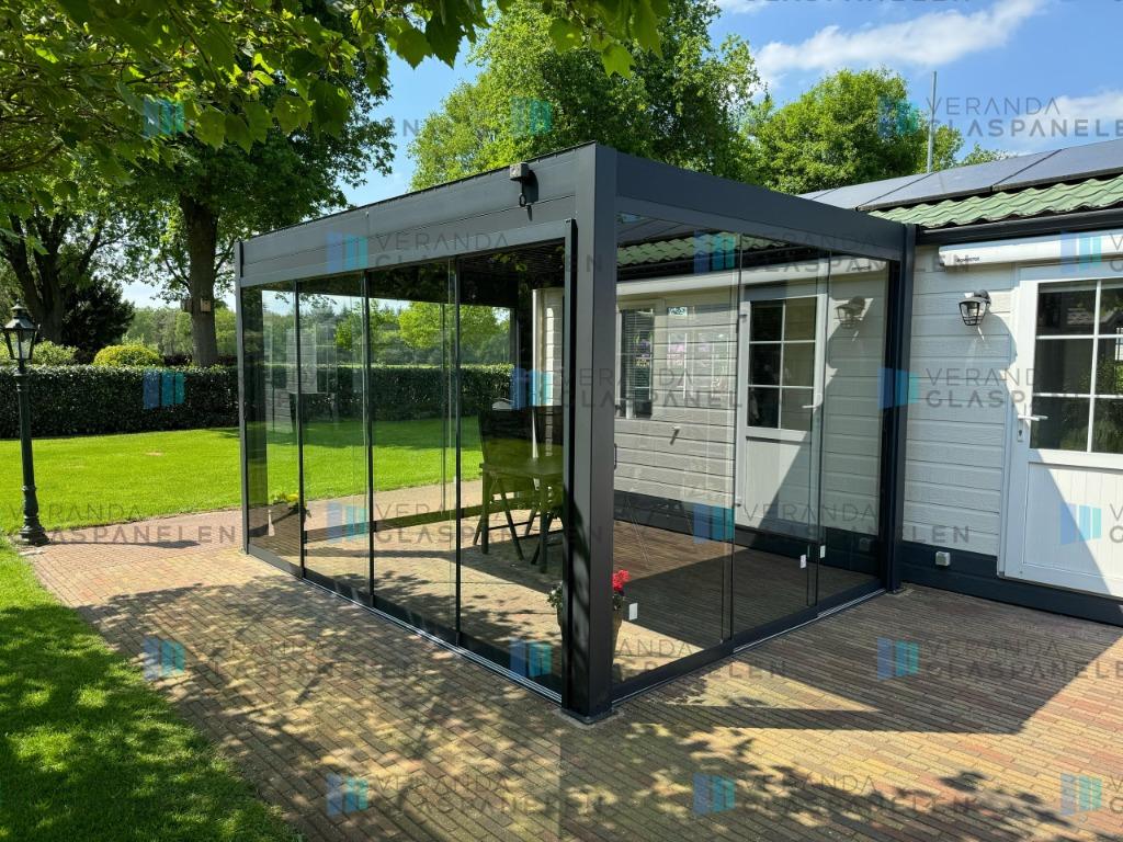Foto 10 van Glazen schuifwanden, getint glas, helder glas