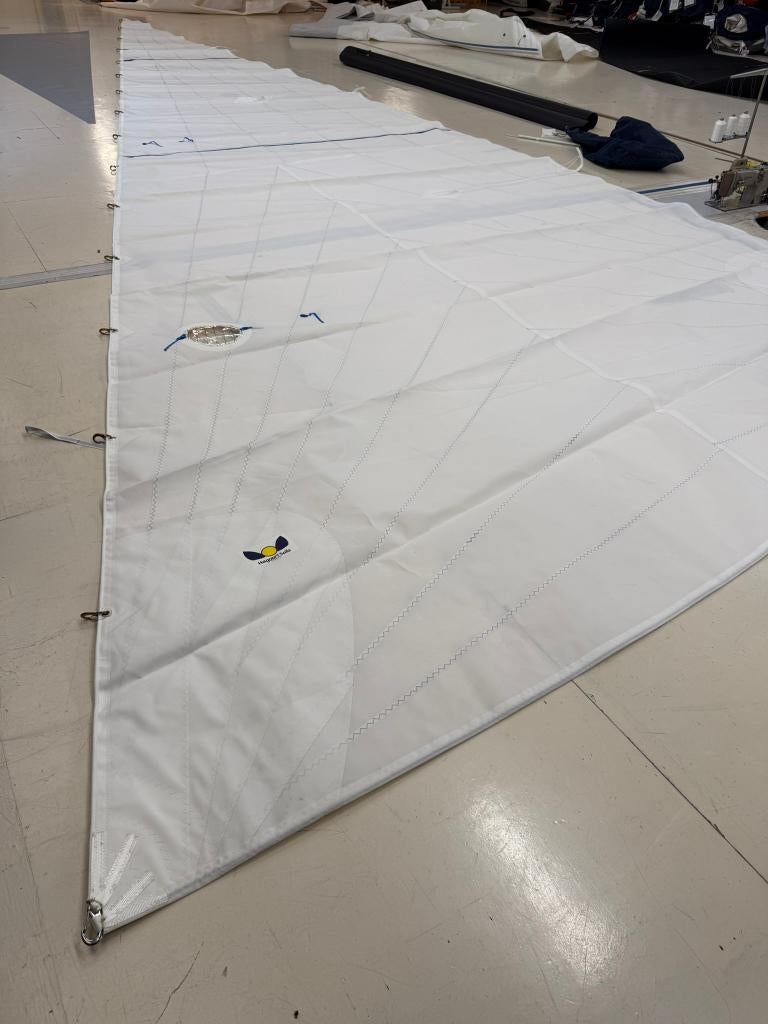 70. Nieuw High aspect fok, Ophalen, 6 meter of meer, Minder dan 15 m², Nieuw