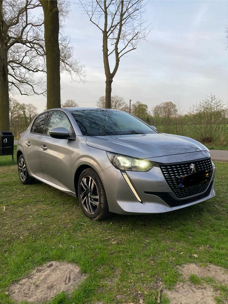 Te huur Peugeot 208 allure (KM VRIJ), Diensten en Vakmensen, Verhuur | Auto en Motor, Personenauto