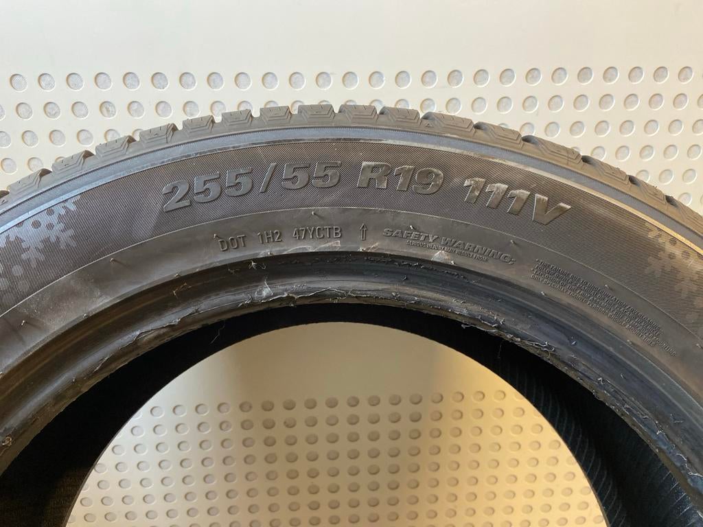 4 Winterbanden met 8-9mm profiel - Goede staat!, 19 inch, Gebruikt, 255 mm, Band(en)
