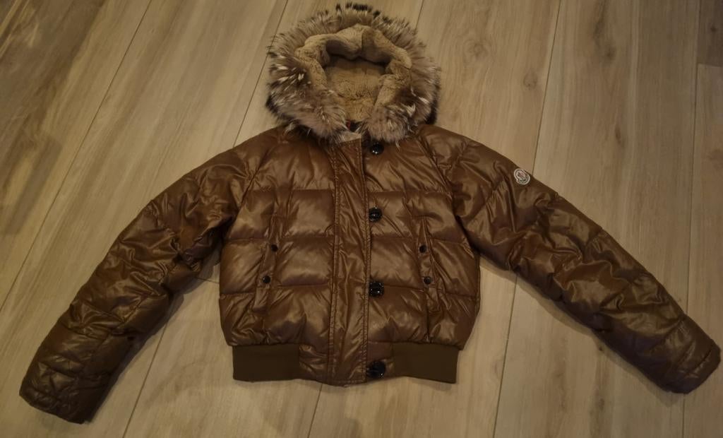 Moncler donsjack bruin met bontkraag maat 1 uitstekende staa, Bruin, Moncler, Ophalen of Verzenden, Zo goed als nieuw