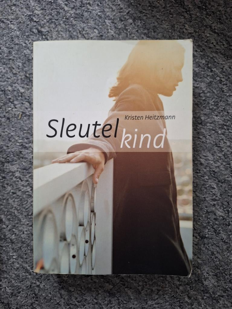 Kirsten Heitzmann - Sleutelkind, Boeken, Ophalen of Verzenden, Zo goed als nieuw, Kirsten Heitzmann