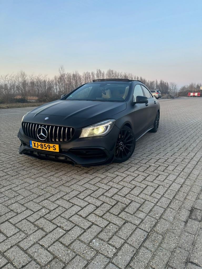 Mercedes-Benz CLA 250 AMG-uitvoering STAGE 2, Auto's, Mercedes-Benz, 249 pk, Beige, 4 cilinders, Zwart