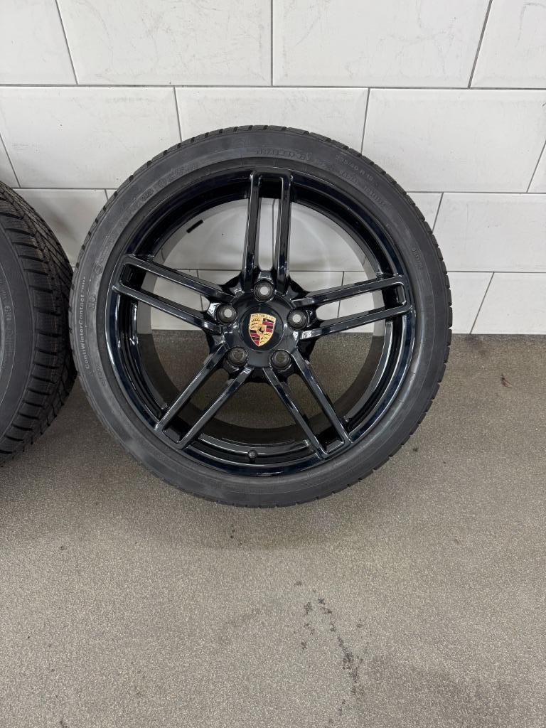 Porsche 991  19 inch winterset❄️, Gebruikt, Banden en Velgen, Winterbanden, 235 mm