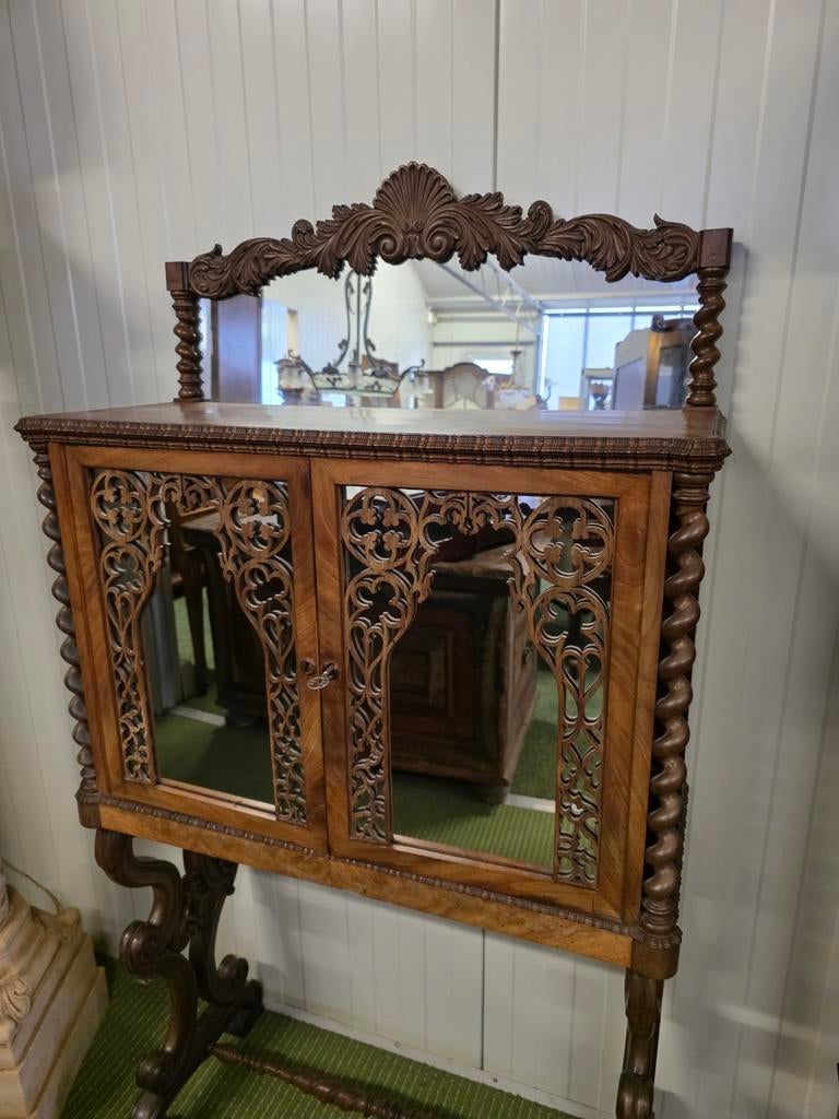 Willem III kunstkabinetje€ 550, Ophalen