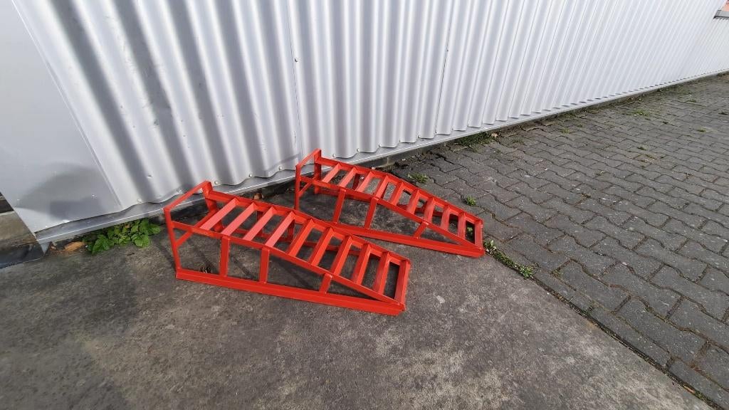 ACTIE nieuw set oprijbokken 2 ton 2000kg rood 20cm hoog, Auto diversen, Krikken, Nieuw, Garagekrik, Hydraulisch, Ophalen of Verzenden