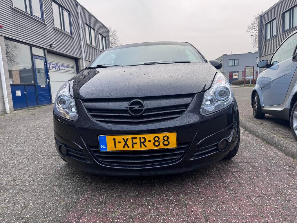 Opel Corsa 1.2 16V 3D Easytronic 2007 Zwart, 450 kg, 40 €/maand, 4 cilinders, 1229 cc