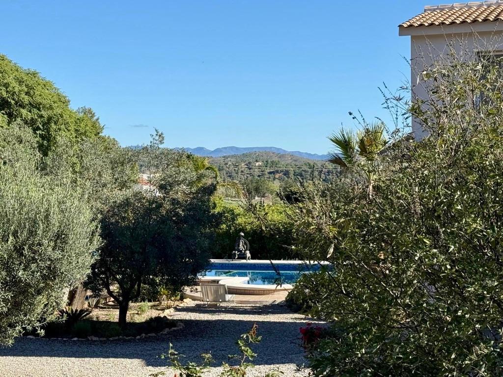 Vrijstaand vakantiehuis te huur regio Valencia Honden welkom, Vakantie, 2 slaapkamers, In bergen of heuvels, Costa Blanca, Open haard