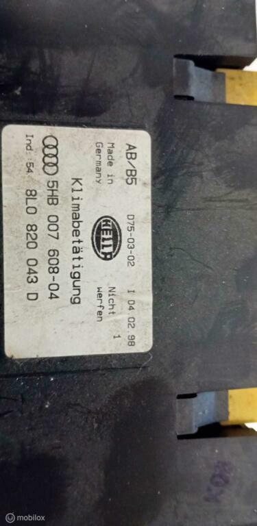 Bedieningspaneel kachel Audi A3 8L0820043D 5HB007608, Ophalen of Verzenden, Gebruikt