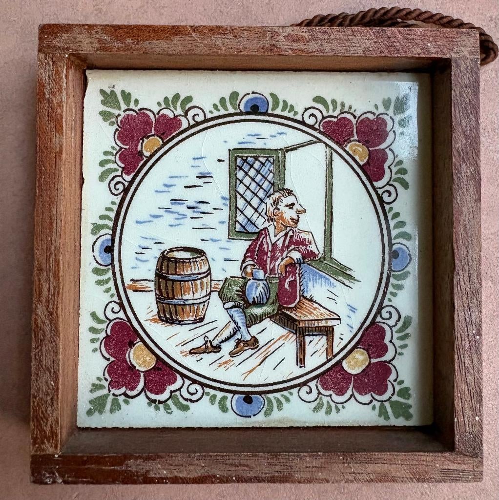 Klein tegeltje van drinkende man, Ophalen of Verzenden