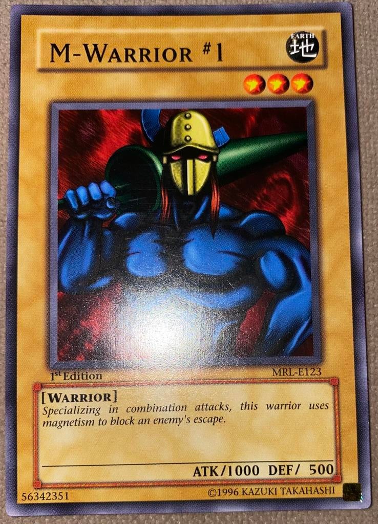 Yu-Gi-Oh! M-Warrior #1 MRL 1st Edition Old Print !, Ophalen of Verzenden, Zo goed als nieuw, Losse kaart