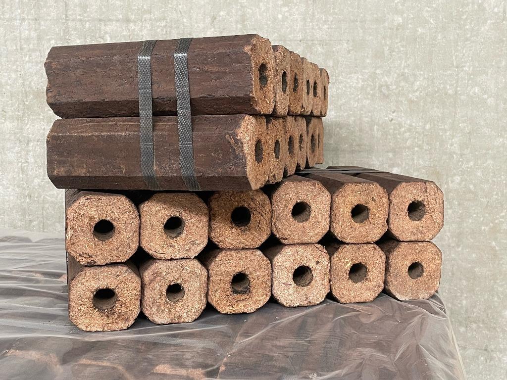 Pinikay / pini kay briketten Nederlandse Top kwaliteit 10kg, Tuin en Terras, Haardhout, Minder dan 3 m³, Ophalen, Overige houtsoorten