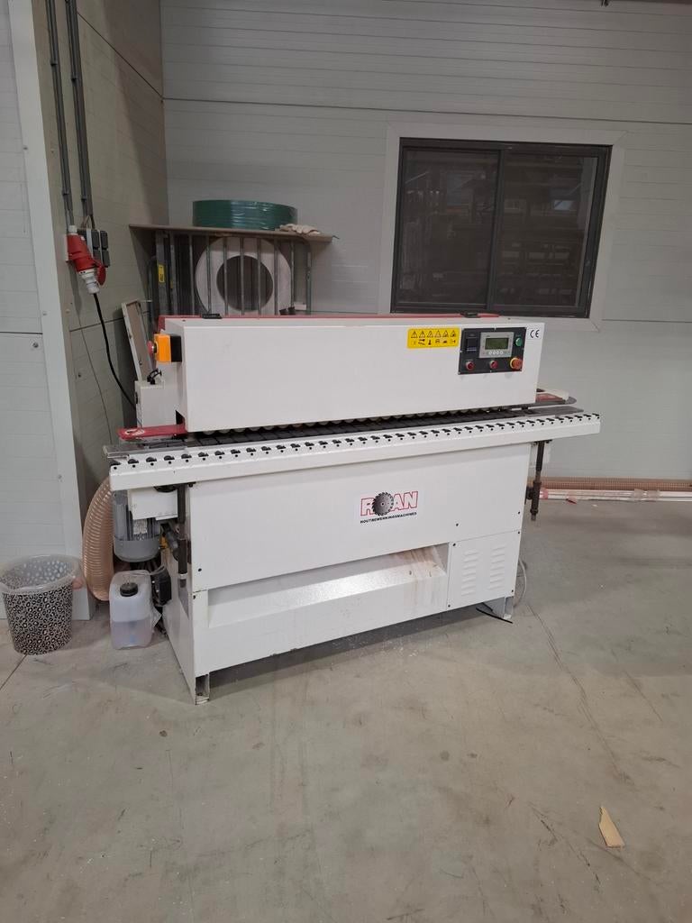 Goedwerkende kantenlijm machine, Ophalen