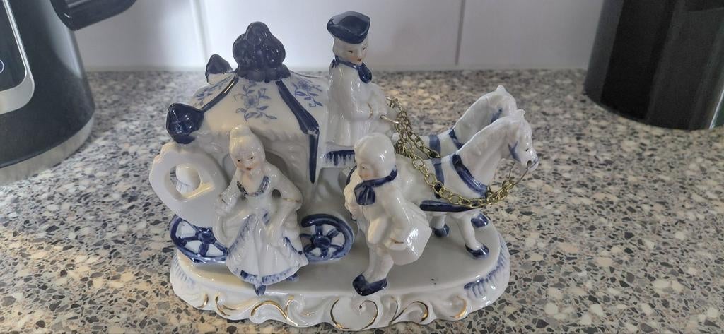 Porseleinen Koets met Paarden en Figuren, Ophalen of Verzenden