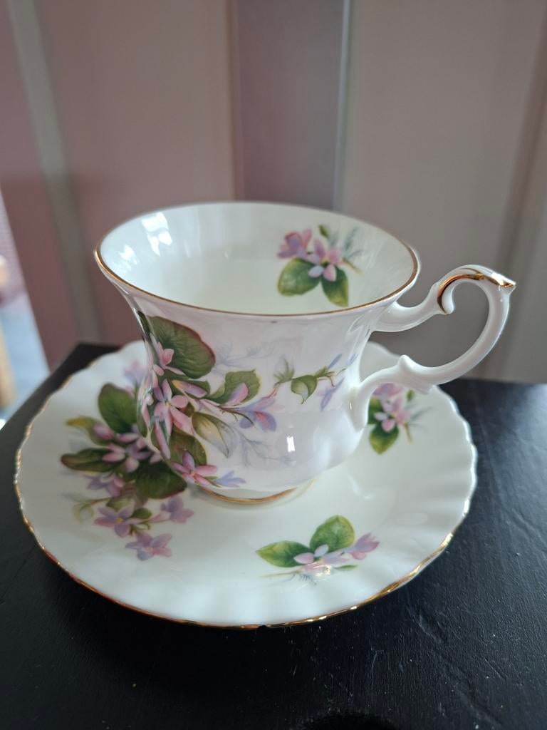 Royal Albert Mayflower Kop en Schotel, Huis en Inrichting, Keuken | Servies, Ophalen, Gebruikt, Overige stijlen, Kop(pen) en/of Schotel(s)