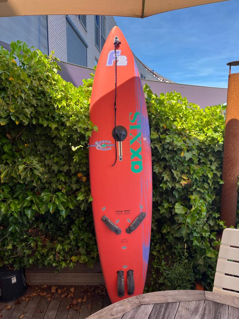 Surfboard, F2 Axxis Windsurfplank - Epoxy Carbon 94L, Watersport en Boten, Ophalen, Met voetbanden, 250 tot 300 cm, Gebruikt