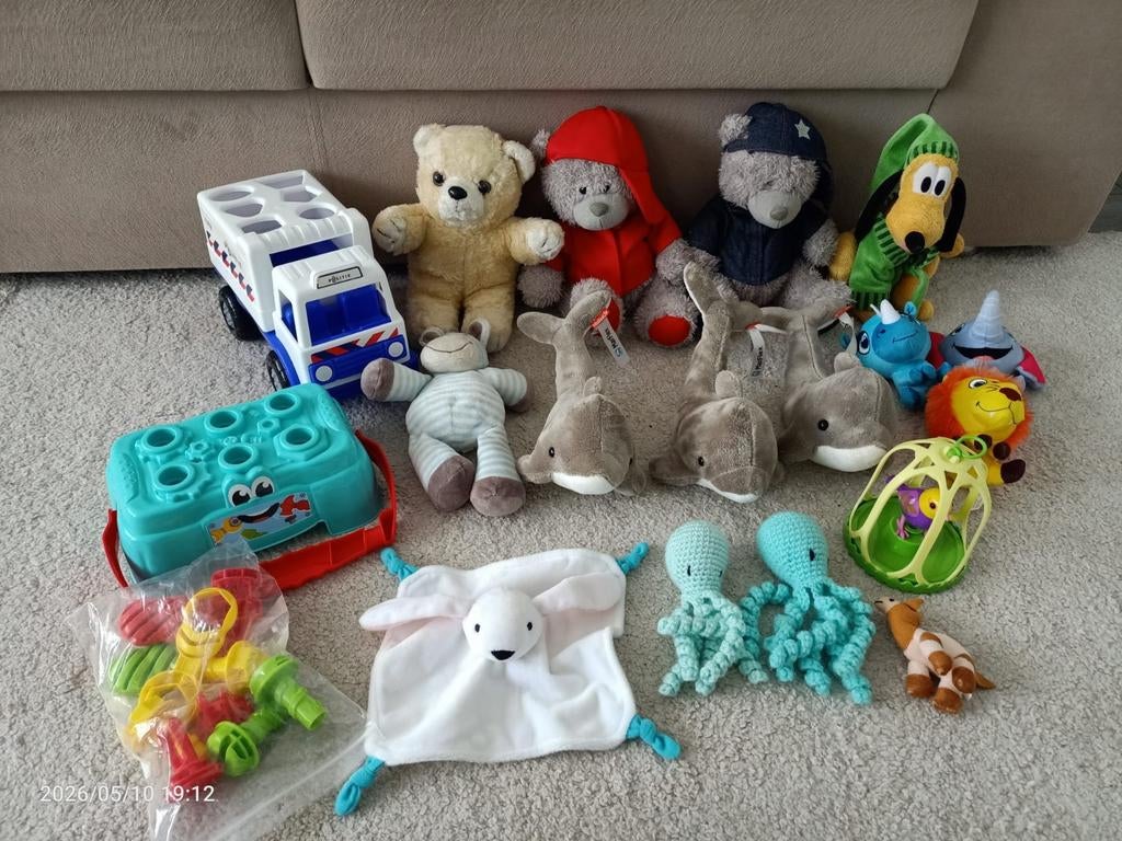 Tas vol speelgoed: knuffels, auto, gereedschap, Ophalen of Verzenden, Gebruikt, Overige typen