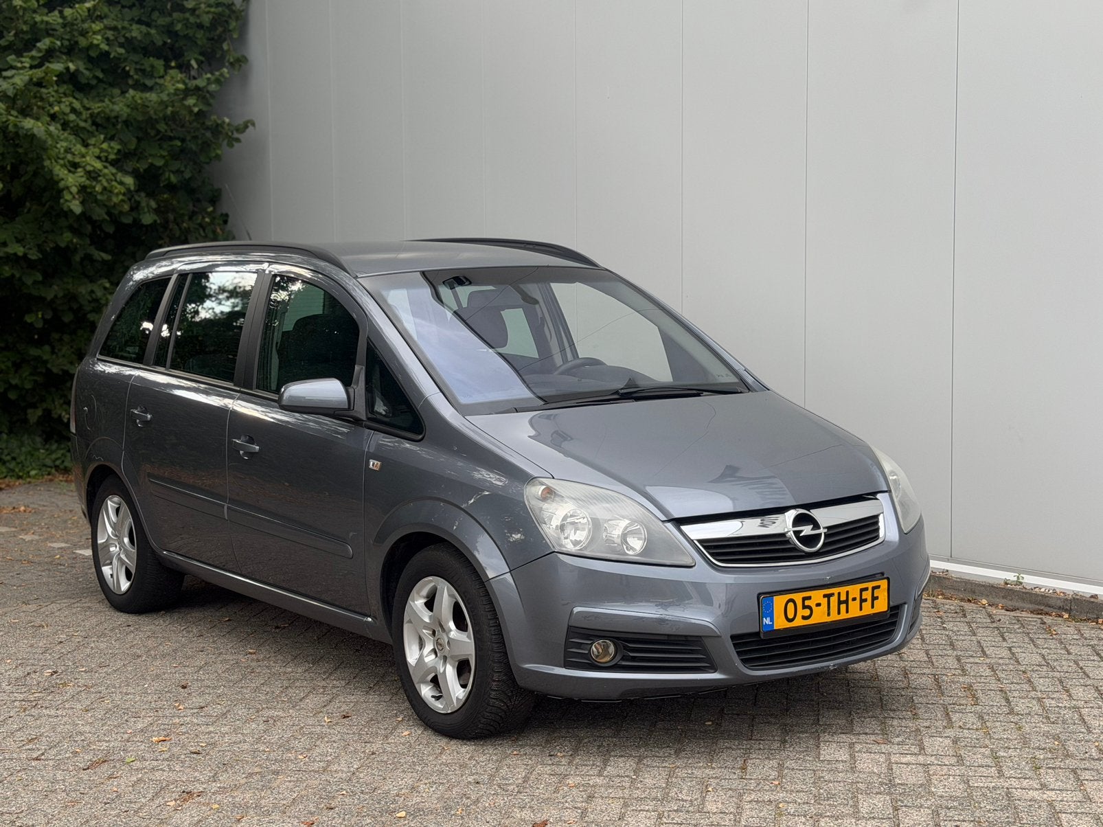 Opel Zafira 1.8 Automaat 7persoon Grijs Airco Apk 2027, Auto's, Opel, 4 cilinders, Origineel Nederlands, Zafira, Elektrische ramen