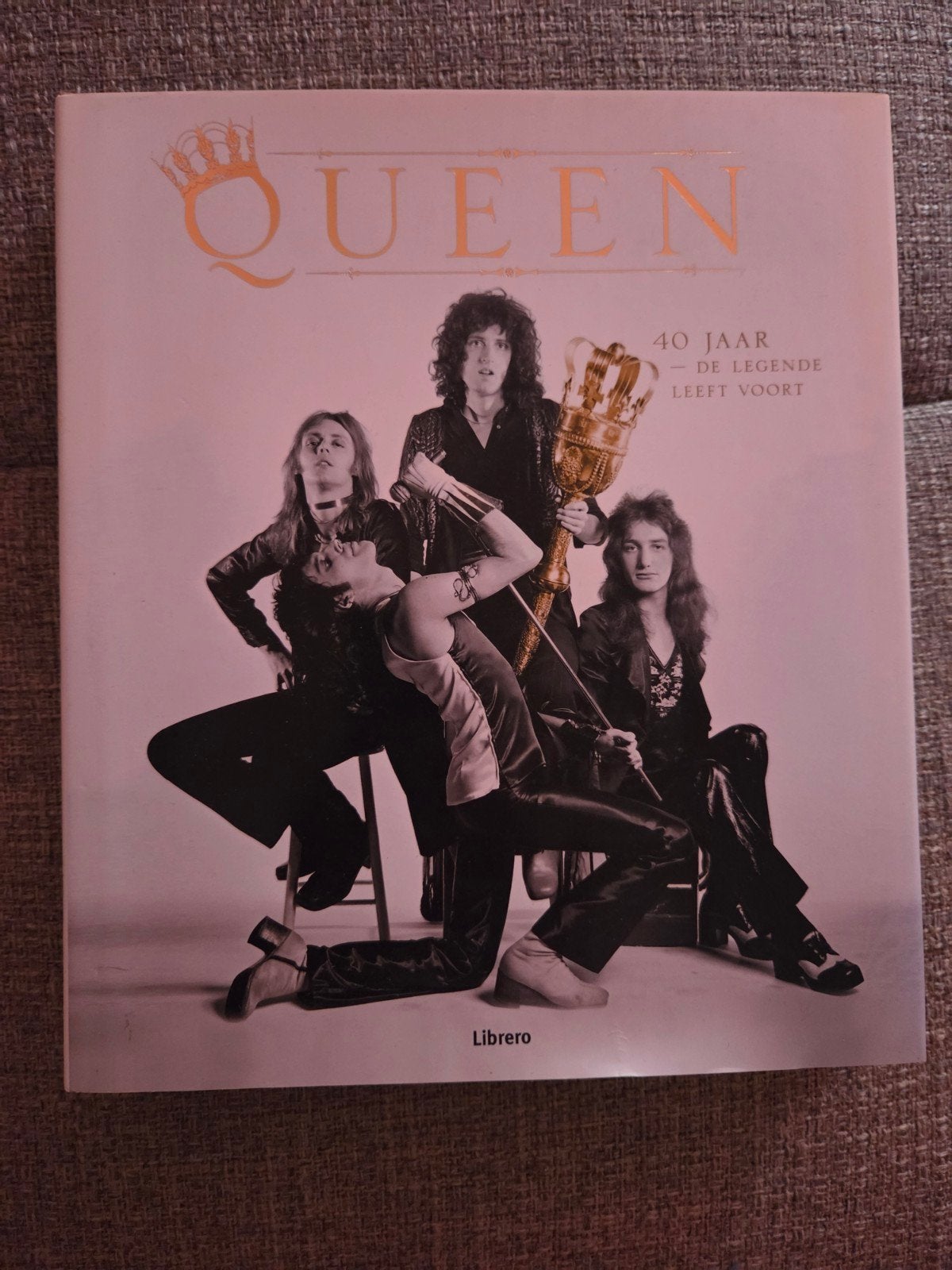 Phil Sutcliffe - Queen - 40 jaar, Artiest, Nieuw, Ophalen of Verzenden, Phil Sutcliffe