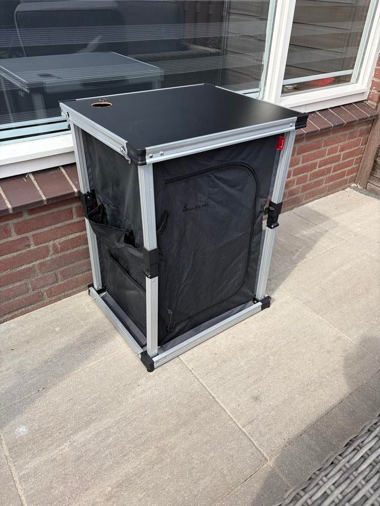 Isabelle opvouwbare campingkast met 3 planken en hoes, Ophalen of Verzenden, Zo goed als nieuw, Campingkast