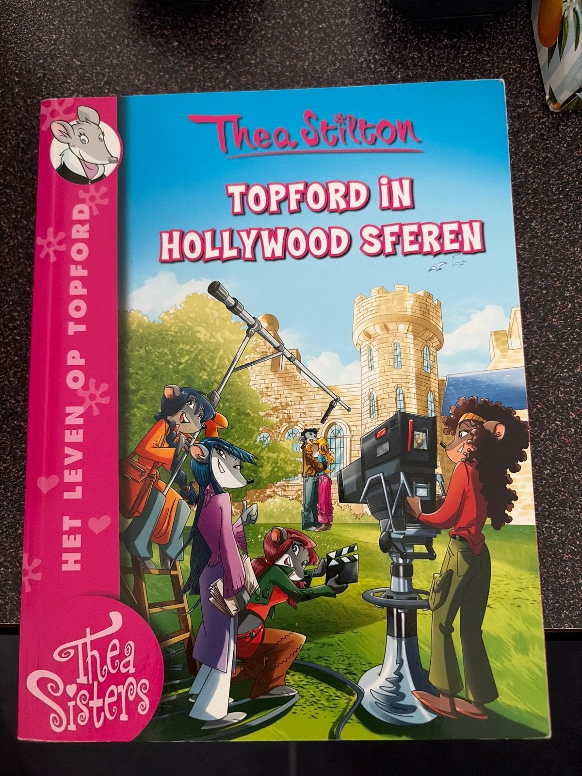 Thea Stilton: Topford in Hollywood Sferen (Thea Sisters), Boeken, Ophalen of Verzenden, Zo goed als nieuw, Fictie