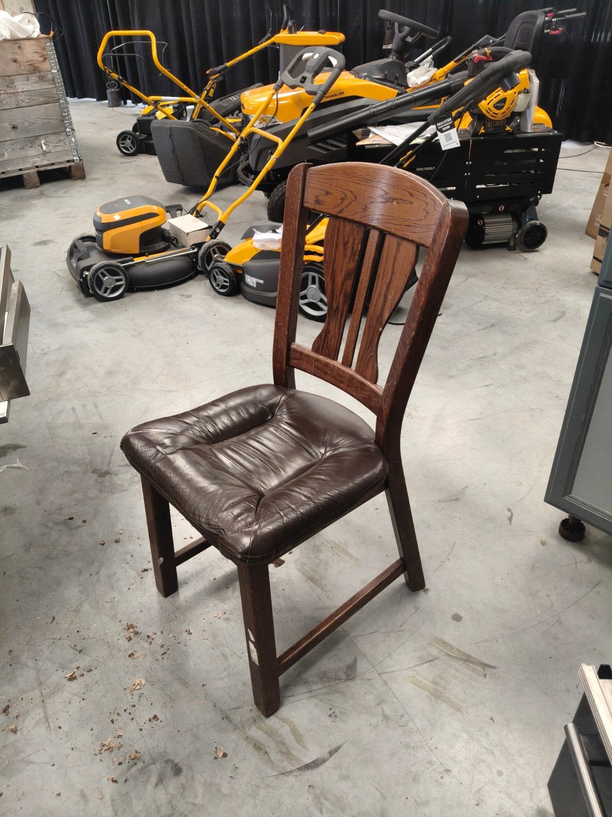 7 mooie houten stoelen met leren zitting, Ophalen