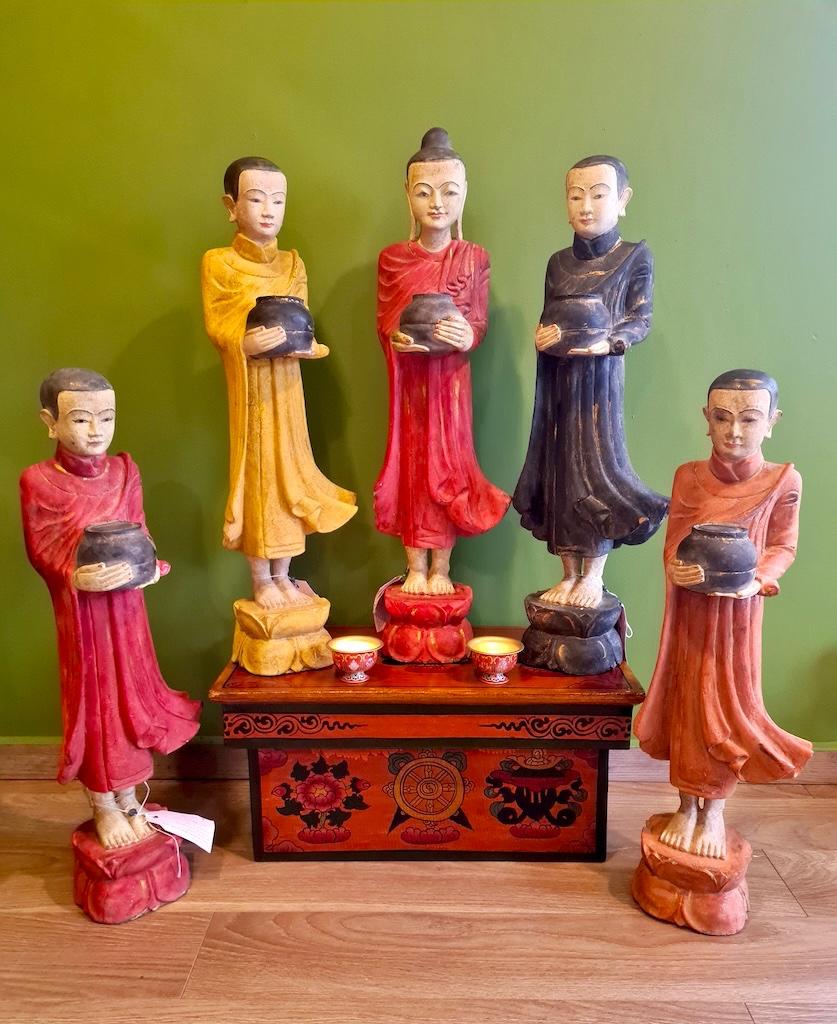 BOEDDHA MET VOLGELINGEN SET (1970-1975), Handgemaakt, Beeld, Hout, Azië