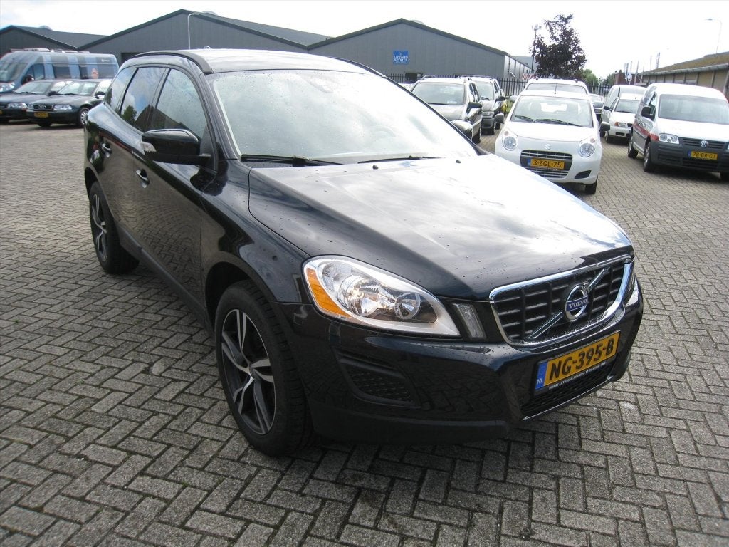 Volvo XC60 D3 Kinetic (bj 2011), Euro 5, Gebruikt, Zwart, 1984 cc