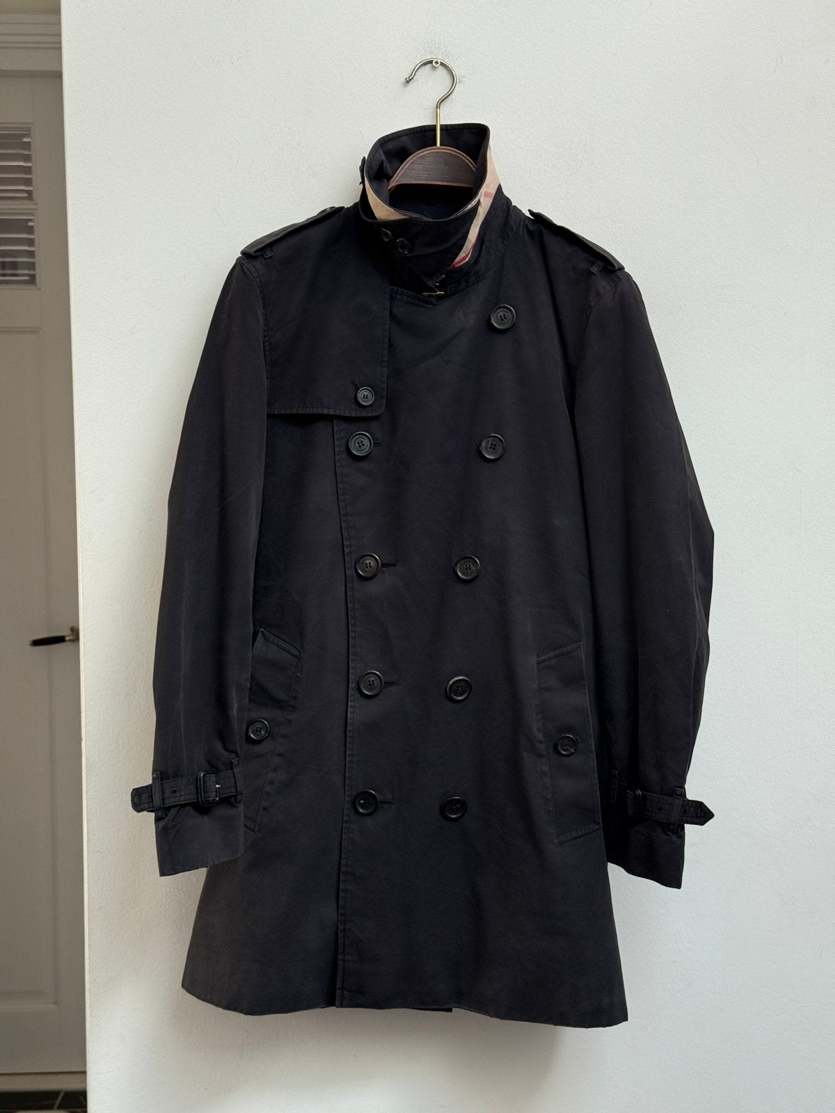 Burberry The Kensington Trenchcoat Zwart Katoen Heren Maat M, Ophalen of Verzenden, Zo goed als nieuw, Maat 48/50 (M), Zwart
