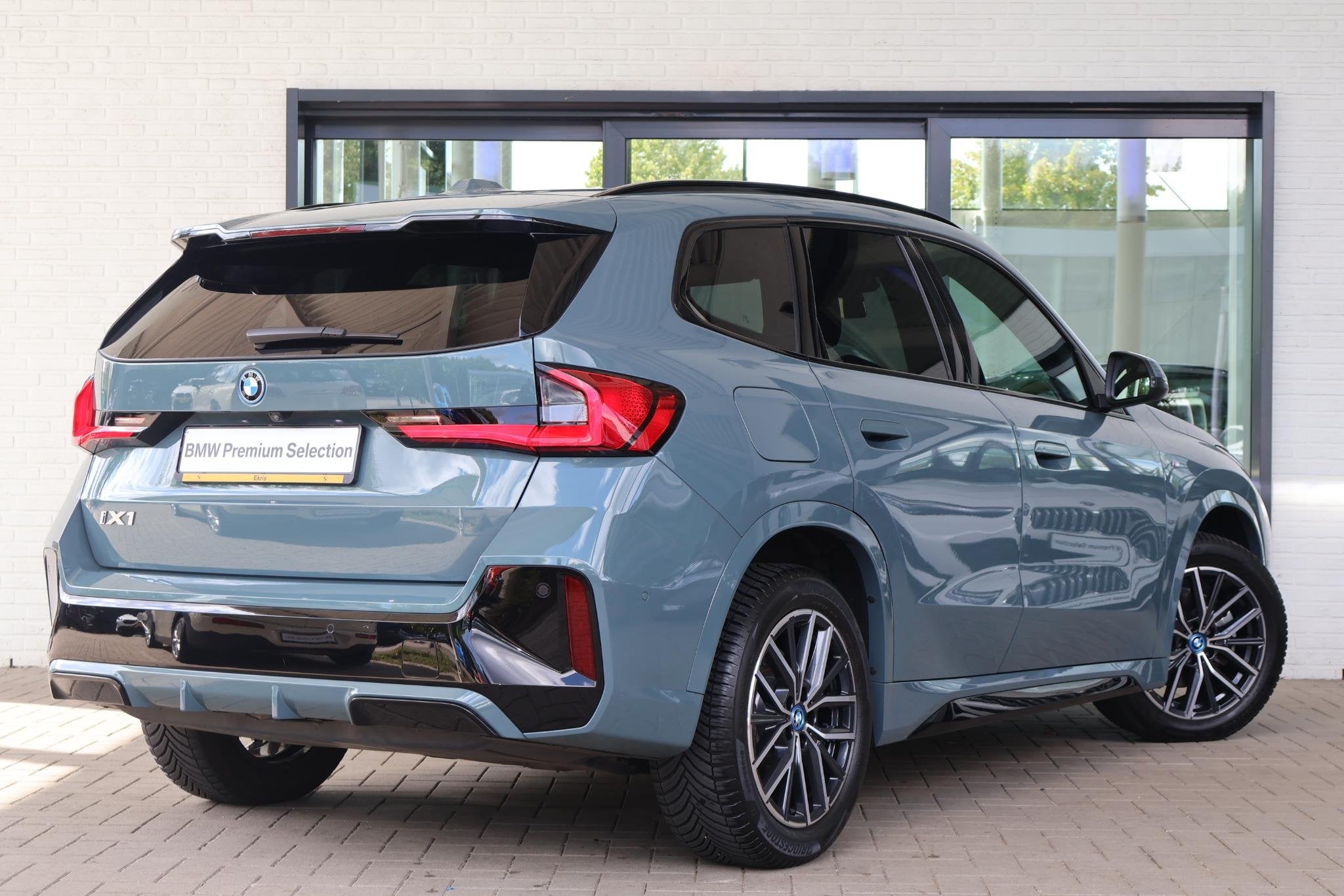 BMW iX1 eDrive20 67 kWh | M Sport | Driving Assistant Plus |, Auto's, Gebruikt, Met garantie (alle), 204 pk, SUV of Terreinwagen