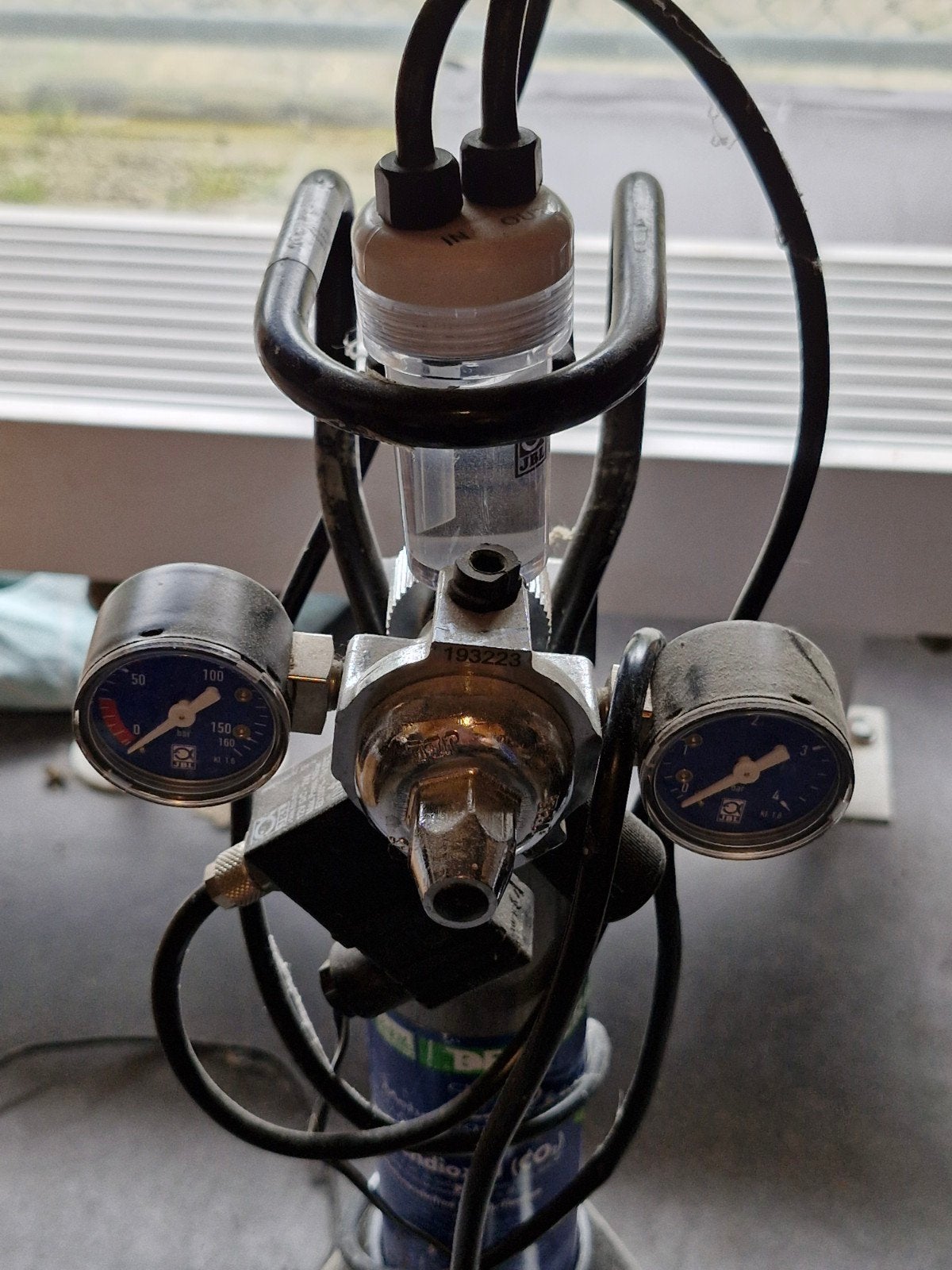 CO2 pomp aquarium, Ophalen
