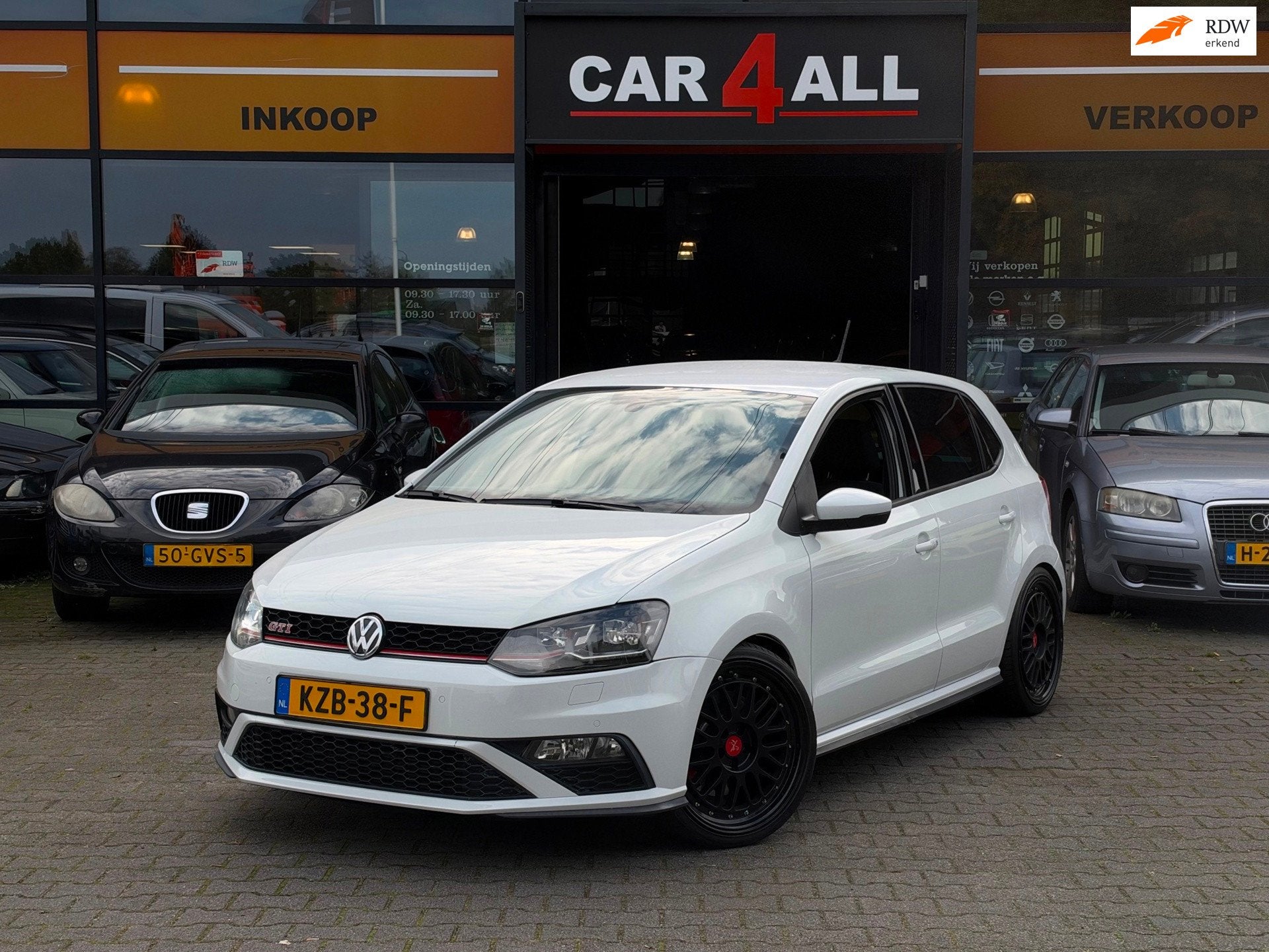 Volkswagen POLO 1.8 TSI GTI SCHROEFSET/230PK/LED/SPORT/19INC, Auto's, Voorwielaandrijving, Stof, Gebruikt, Wit