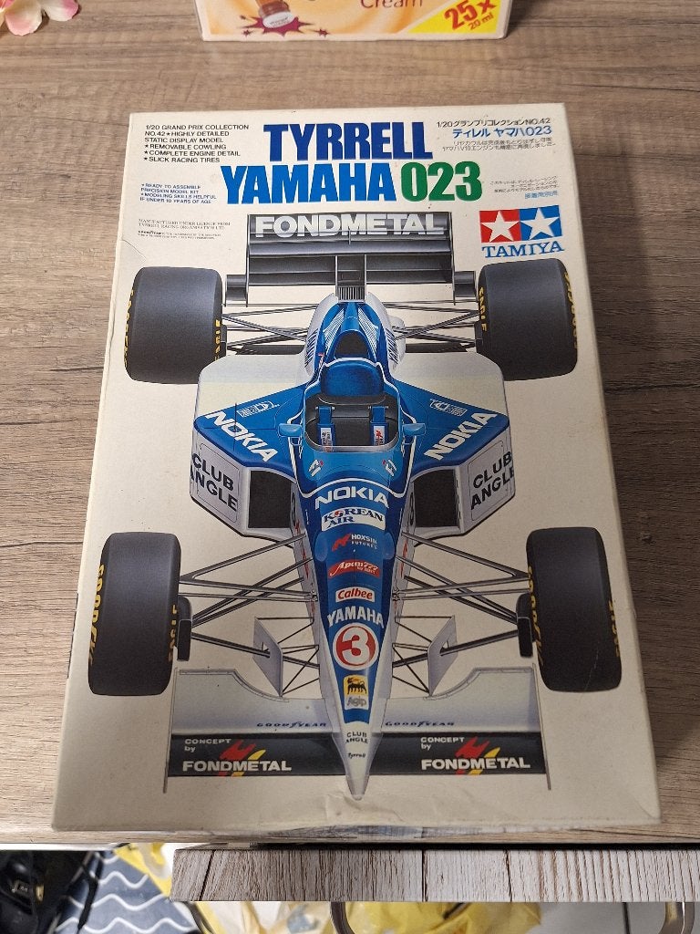 Vintage bouwmodel 1:20 Tamiya Tyrell Yamaha 023 1995, Auto, Groter dan 1:32, Ophalen of Verzenden, Zo goed als nieuw