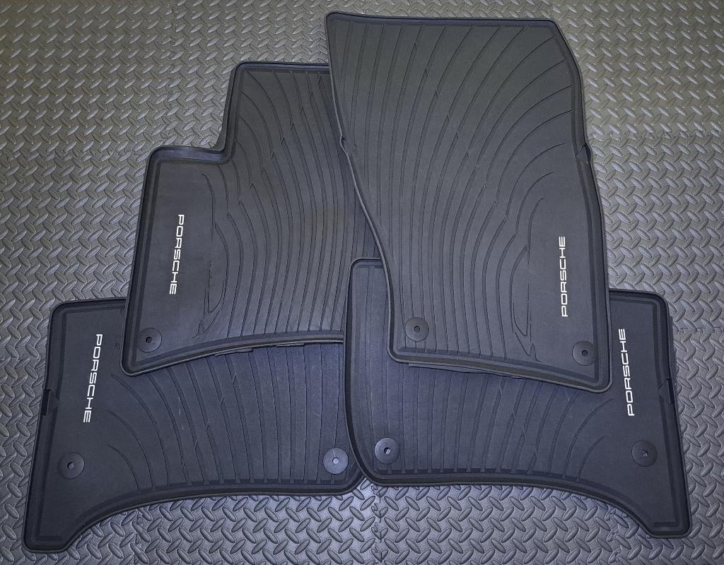 Originele Porsche Cayenne rubberen automatten, Auto diversen, Automatten, Zie website Porsche, Ophalen of Verzenden, Zo goed als nieuw
